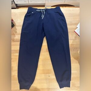 Figs Zamora joggers in medium petite, navy